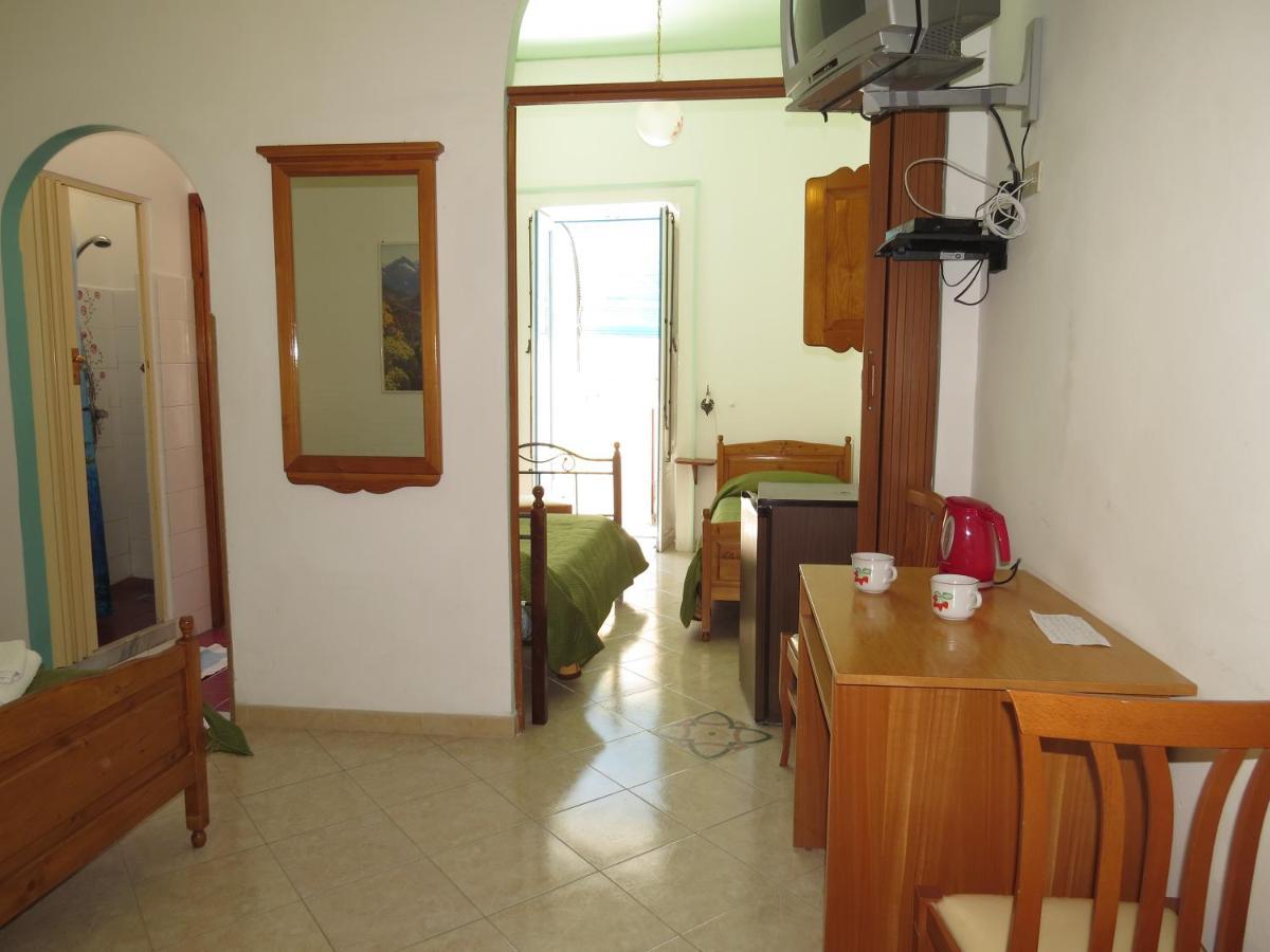 Casa Vittorio B&B Λίπαρι Εξωτερικό φωτογραφία