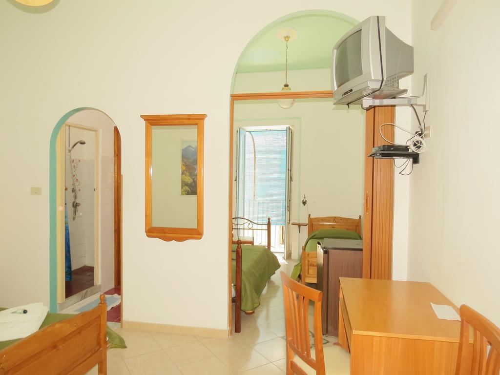 Casa Vittorio B&B Λίπαρι Εξωτερικό φωτογραφία