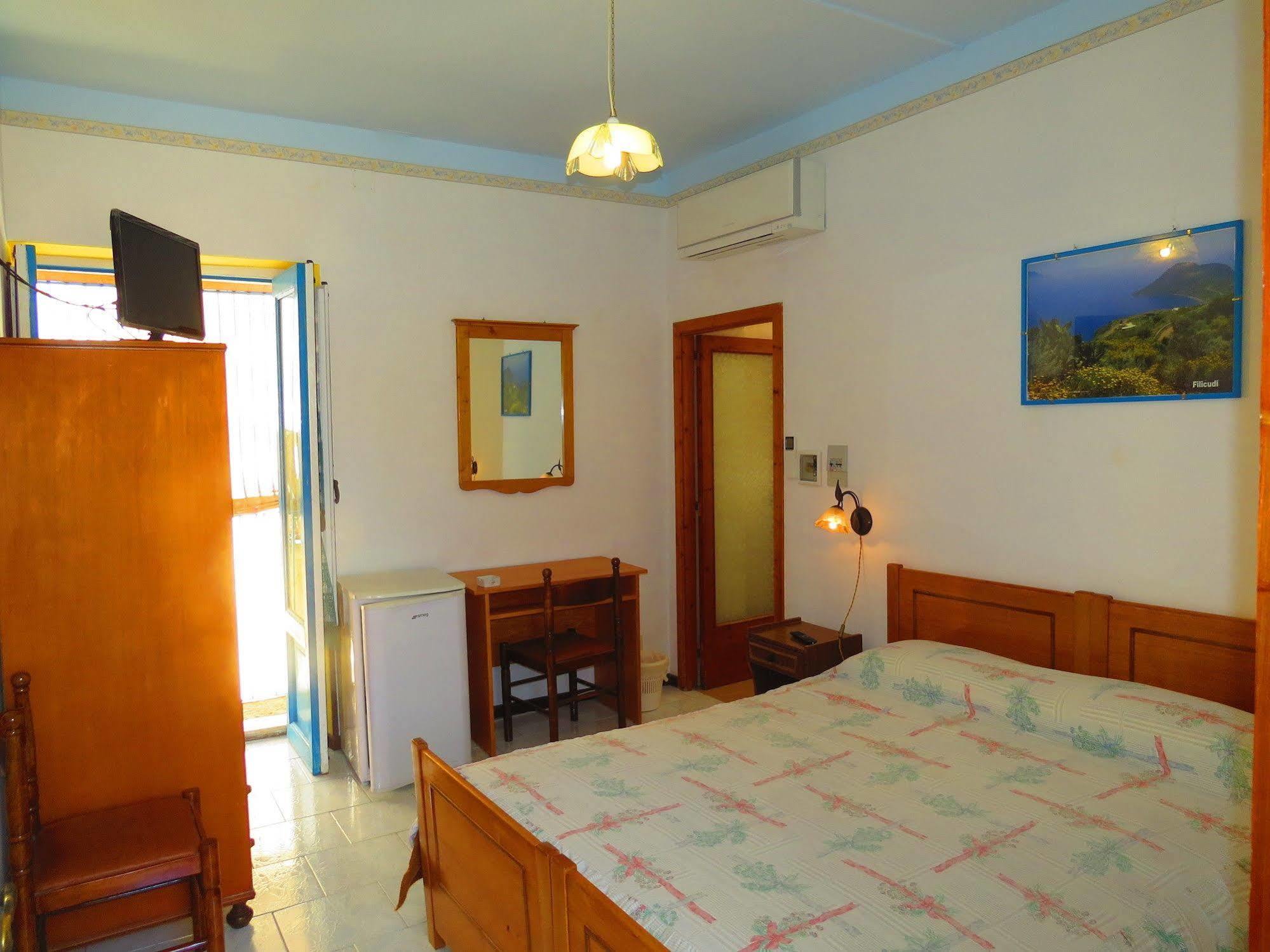Casa Vittorio B&B Λίπαρι Εξωτερικό φωτογραφία