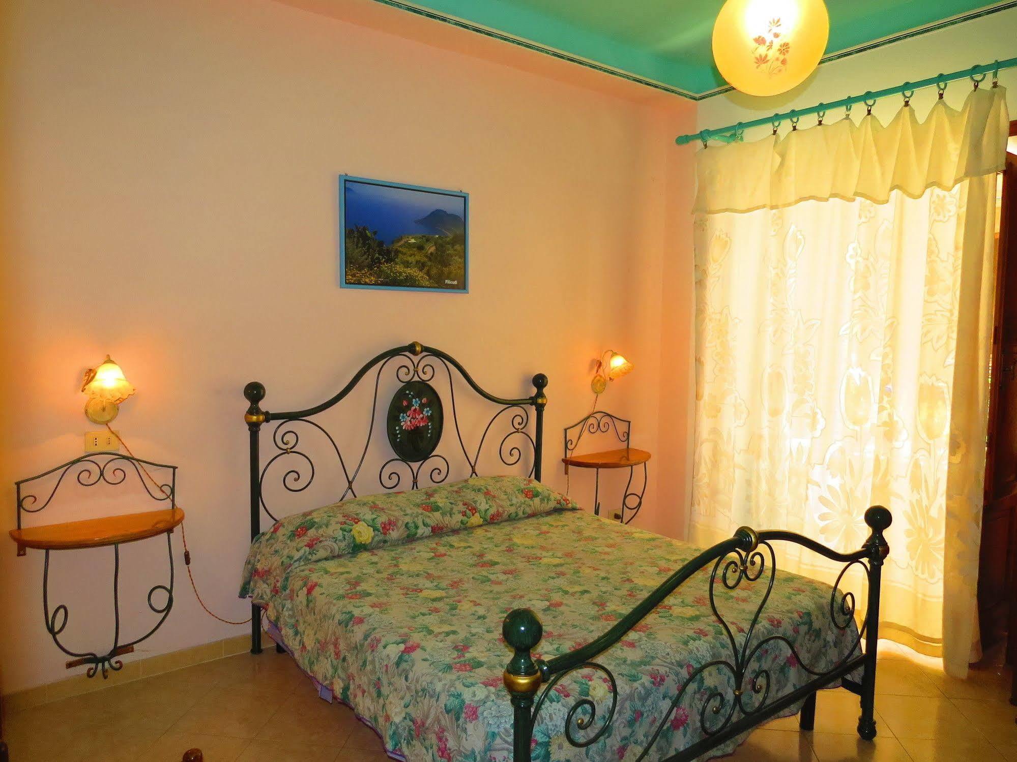Casa Vittorio B&B Λίπαρι Εξωτερικό φωτογραφία